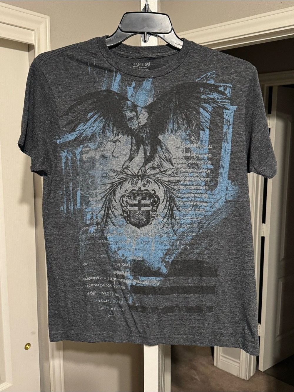 Apt. 9 Men's Charcoal Tee with Blue Raven Graphic